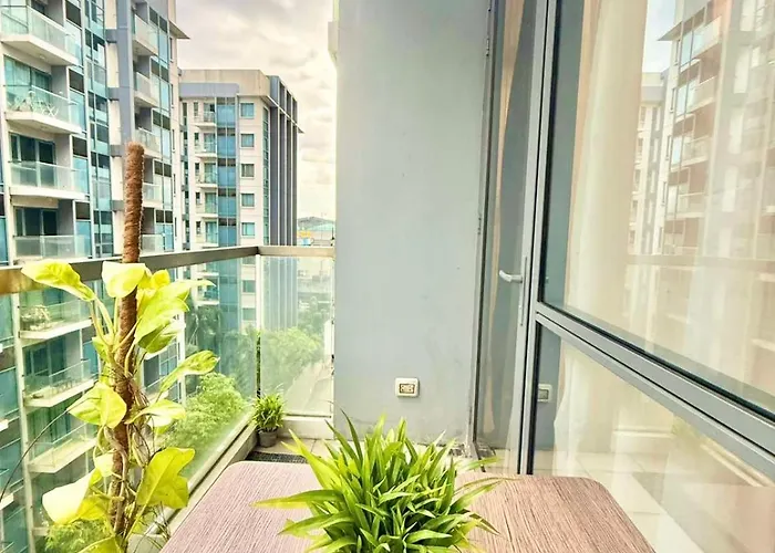 Santis Place Condotels 81 Newport Across Naia Terminal 3 - Runway 4* Manilla