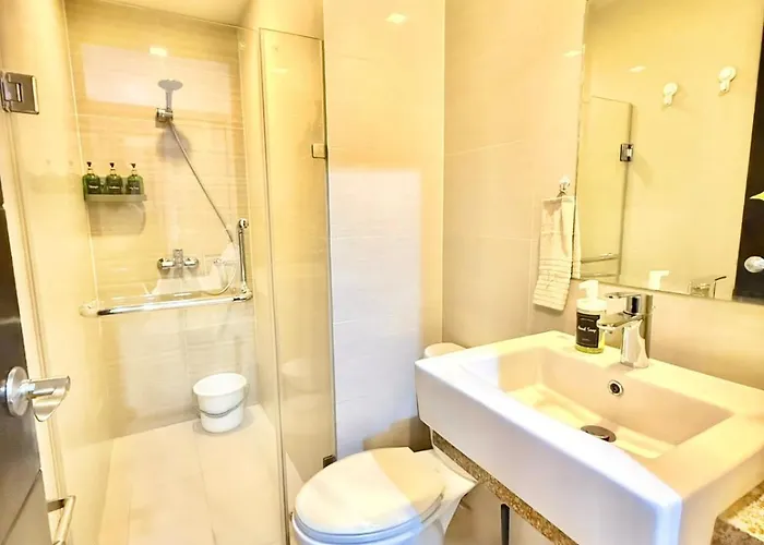 Santis Place Condotels 81 Newport Across Naia Terminal 3 - Runway Aparthotel 4*