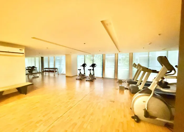 Santis Place Condotels 81 Newport Across Naia Terminal 3 - Runway 4*